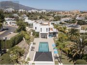 Chalet en venta en Estepona, Atalaya