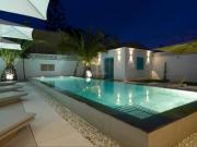 Chalet en venta en Estepona, Atalaya Isdabe. Villa de...