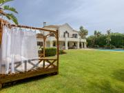 Chalet en venta en Estepona, Casasola. Chalets.