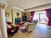 Chalet en venta en Estepona, Centro. Fantástica villa...