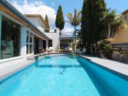 Chalet en venta en Estepona, Estepona Golf. Fantástica y...