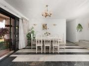 Chalet en venta en Estepona, Nueva Atalaya. ¡El Paraíso...