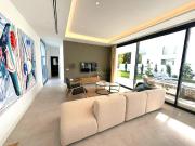 Chalet en venta en Estepona, Nueva Atalaya. Villa de...