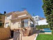 Chalet en venta en Finestrat, Golf Bahía. Chalet de lujo...