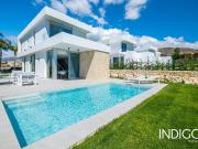 Chalet en venta en Finestrat, Golf Bahía. Essential...