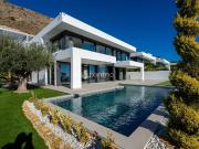 Chalet en venta en Finestrat, Golf Bahía. Villa de Lujo...