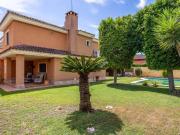 Chalet en venta en Gelves, Andalucia