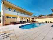 Chalet en venta en Girona, de 472 m² 5 habitaciones por...