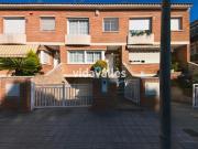 Chalet en venta en Granollers, Tres Torres. CASA ADOSADA...