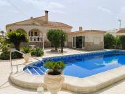 Chalet en venta en La Marina, Alicante Costa Blanca
