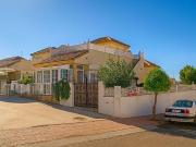 Chalet en venta en La Marina, Alicante Costa Blanca