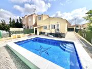 Chalet en venta en La Marina, Alicante Costa Blanca