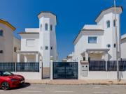 Chalet en venta en La Marina, Alicante Costa Blanca