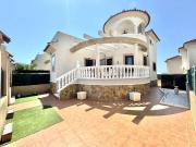 Chalet en venta en La Marina, Alicante Costa Blanca