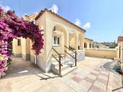Chalet en venta en La Marina, Alicante Costa Blanca