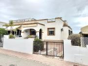 Chalet en venta en La Marina, Alicante Costa Blanca