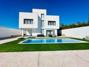 Chalet en venta en La Marina, Alicante Costa Blanca