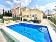 Chalet en venta en La Marina, Alicante Costa Blanca