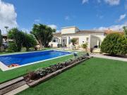 Chalet en venta en La Marina, Alicante Costa Blanca