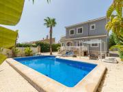 Chalet en venta en La Marina, Alicante Costa Blanca