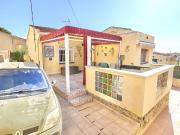 Chalet en venta en La Marina, Alicante Costa Blanca