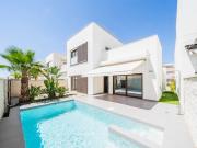 Chalet en venta en La Marina, Alicante Costa Blanca