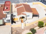 Chalet en venta en La Marina, Alicante Costa Blanca