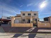 Chalet en venta en La Marina, Alicante Costa Blanca