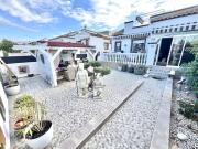 Chalet en venta en La Marina, Alicante Costa Blanca