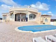 Chalet en venta en La Marina, Alicante Costa Blanca
