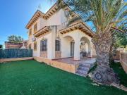 Chalet en venta en La Marina, Calle Holanda, 03194