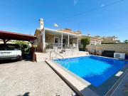Chalet en venta en La Siesta, Alicante Costa Blanca
