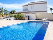Chalet en venta en La Siesta, Alicante Costa Blanca