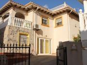 Chalet en venta en La Zenia, Alicante Costa Blanca