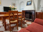 Chalet en venta en Lora del Río. Oportunidad Única Dos...
