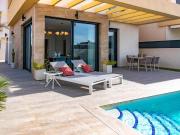 Chalet en venta en Los Montesinos Alicante