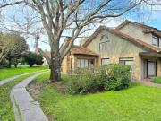 Chalet en venta en Los Troncos sobre 976 mts de lote