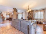 Chalet en venta en Madrid, Cortes Huertas. Gran Chalet...