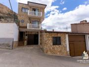 Chalet en venta en Maluenda. Vivienda en Maluenda lista...