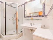 Chalet en venta en Marbella, Bahía de Marbella. Descubra...