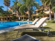 Chalet en venta en Marbella, Cabopino Artola. Un oasis...