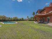 Chalet en venta en Marbella, Casco Antiguo. Elegante...