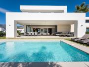 Chalet en venta en Marbella, Guadalmina Alta. Chalets.