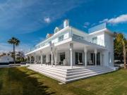Chalet en venta en Marbella, Las Brisas. Chalets.