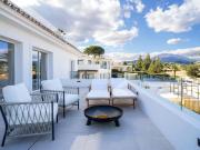 Chalet en venta en Marbella, Las Brisas. Chalets.