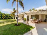 Chalet en venta en Marbella, Las Brisas. Chalets.