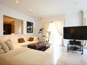 Chalet en venta en Marbella, Los Monteros. Descubra el...