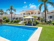 Chalet en venta en Marbella, Los Naranjos. Chalets.