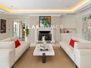 Chalet en venta en Marbella, Los Naranjos. Villa...