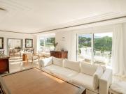 Chalet en venta en Marbella, Puerto Banús. Elegancia...
